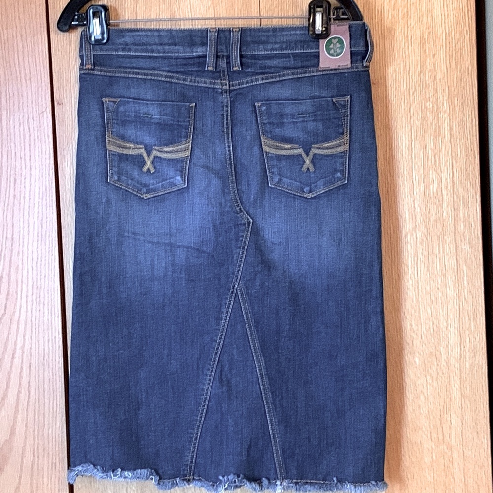 Velvet Heart 27 fringe hem stretch blue Jean denim 5 pocket 24.5” zip skirt EUC
